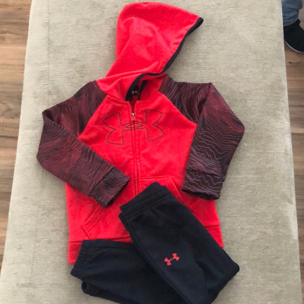 Underarmour sweatsuit 24m